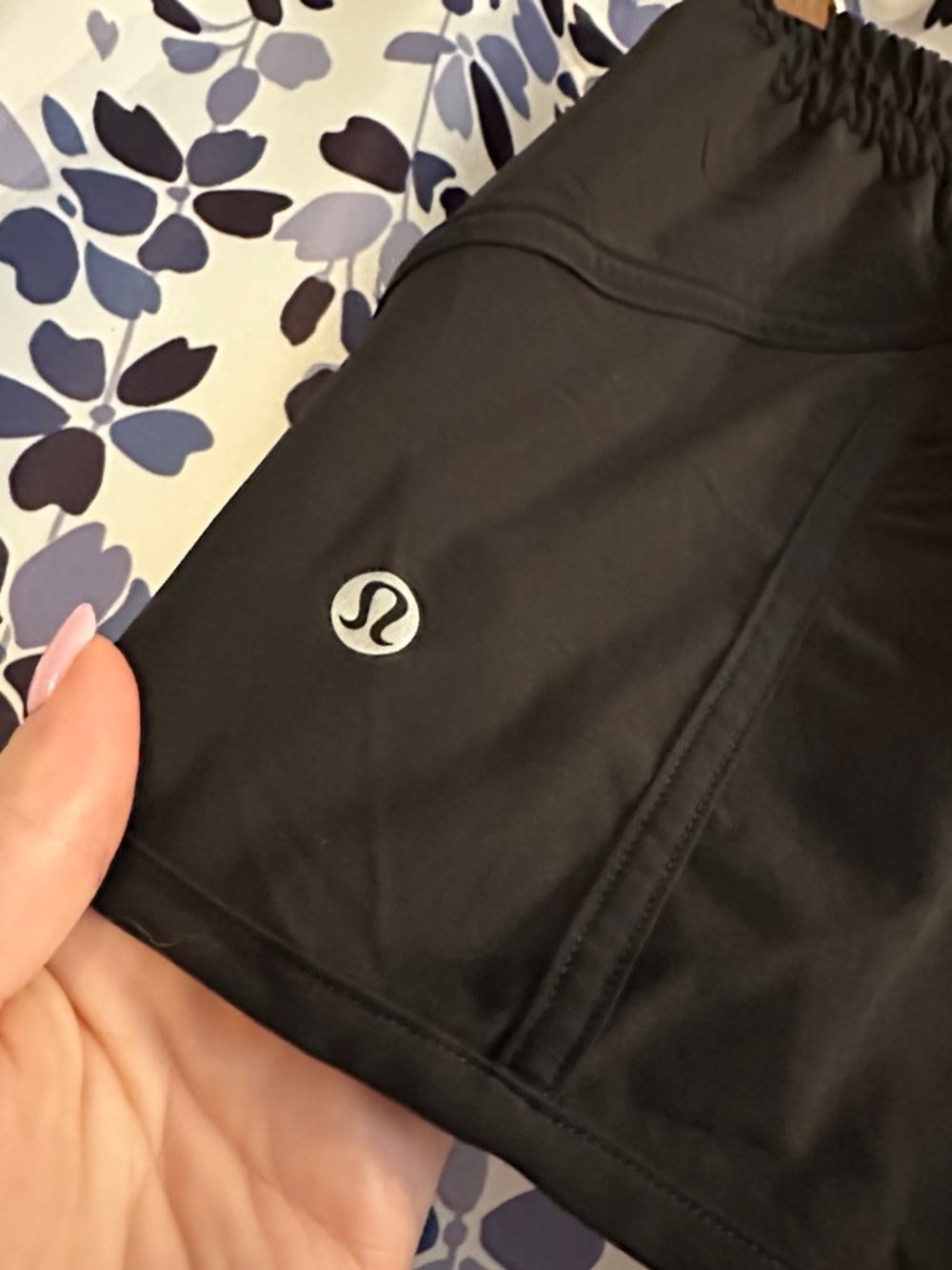 Lululemon Women’s Black Athletic Shorts with Secure Zip Pocket - Picture 4 of 4